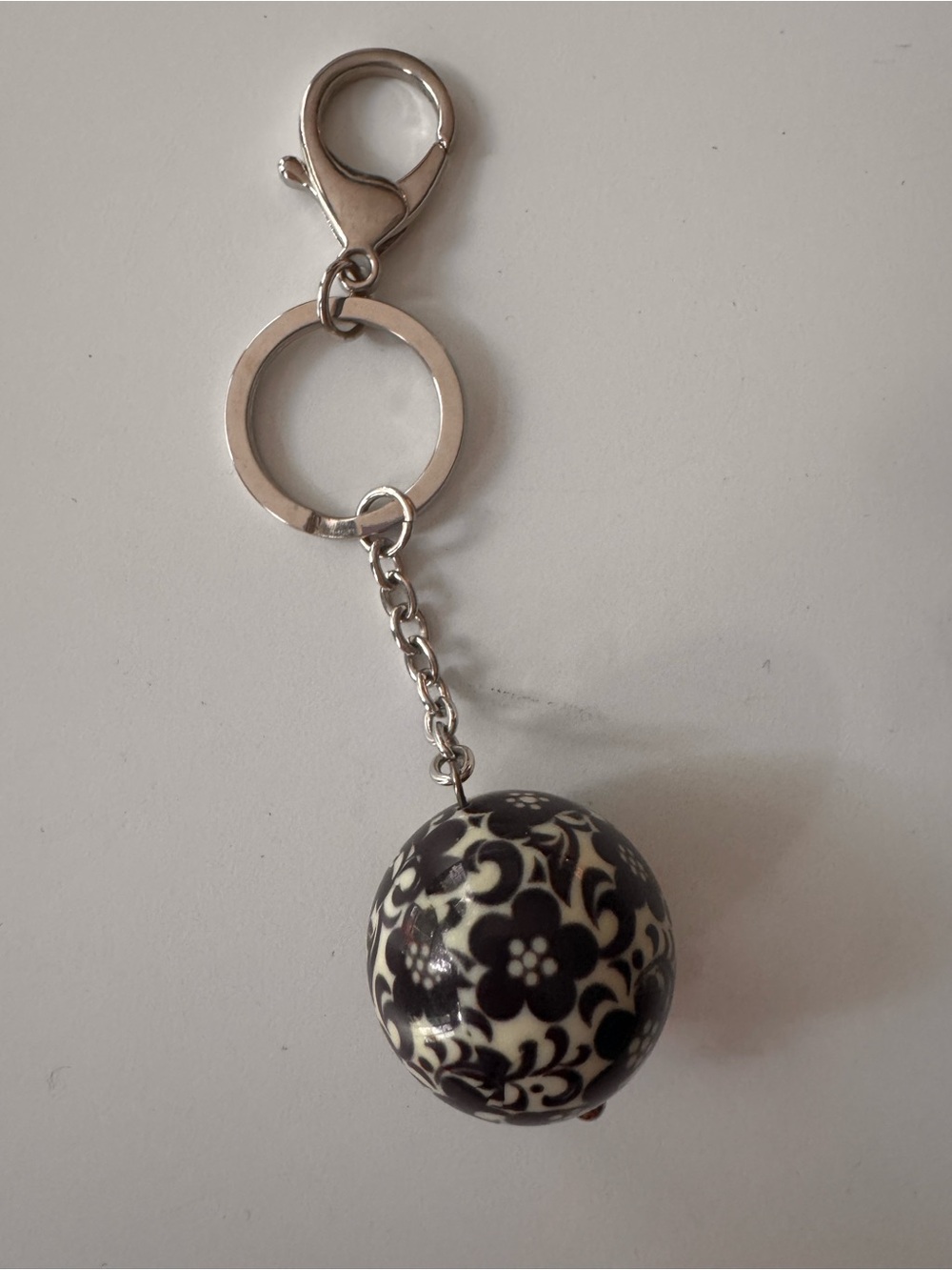 Vera Bradley Floral Ball Keychain - Black & Cream
